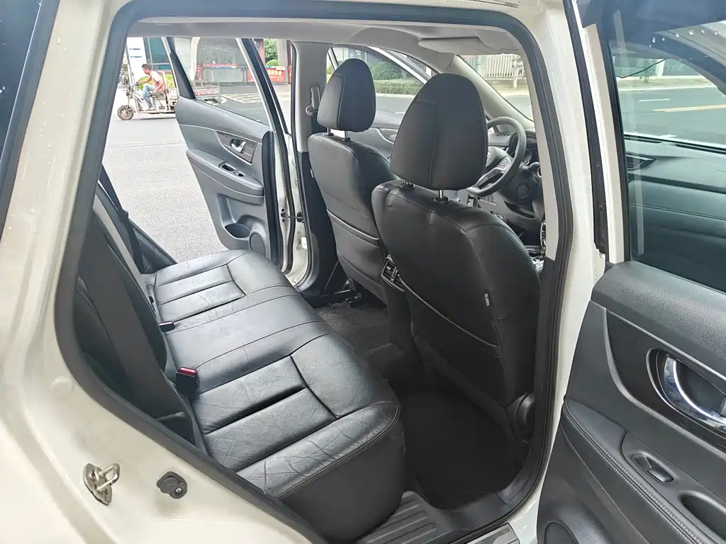 Nissan X-Trail — миниатюра 4