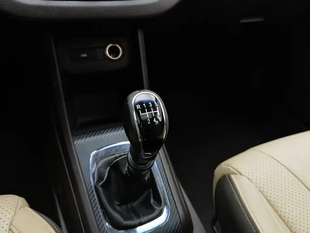 Baojun 310W — миниатюра 13