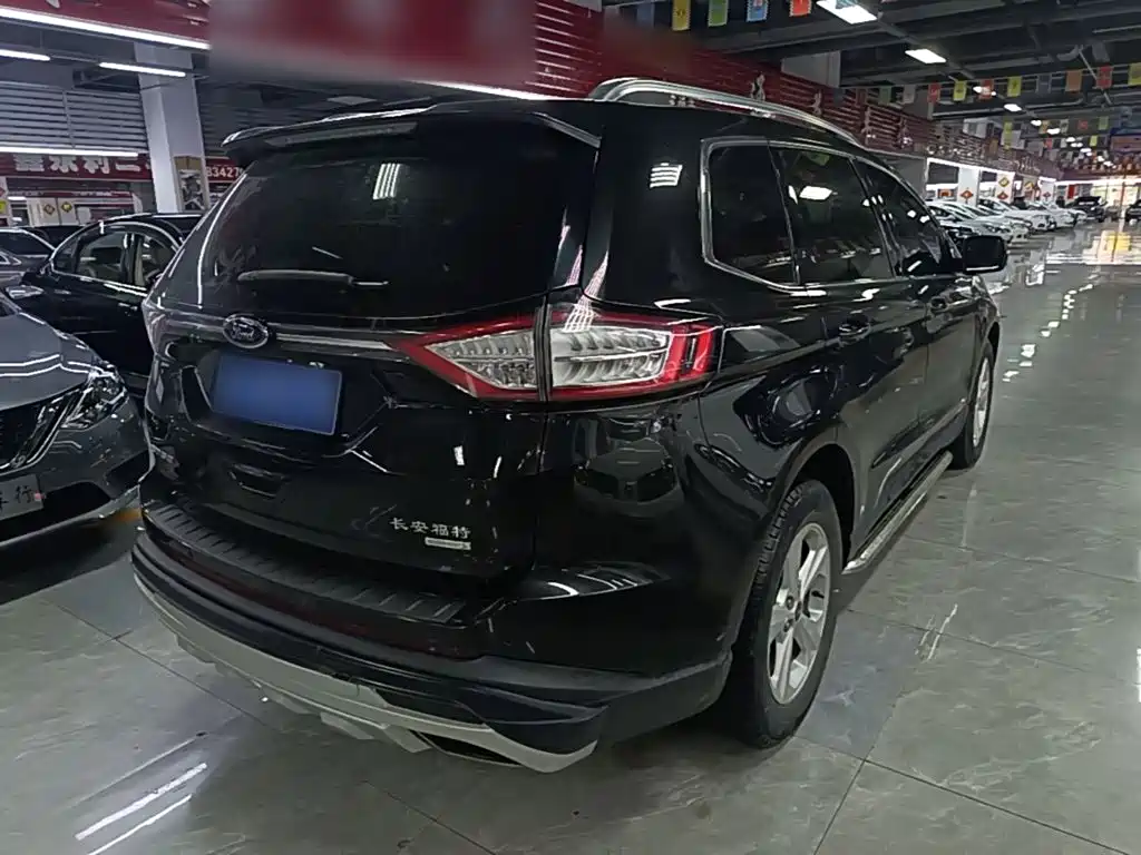 Ford Edge — миниатюра 7