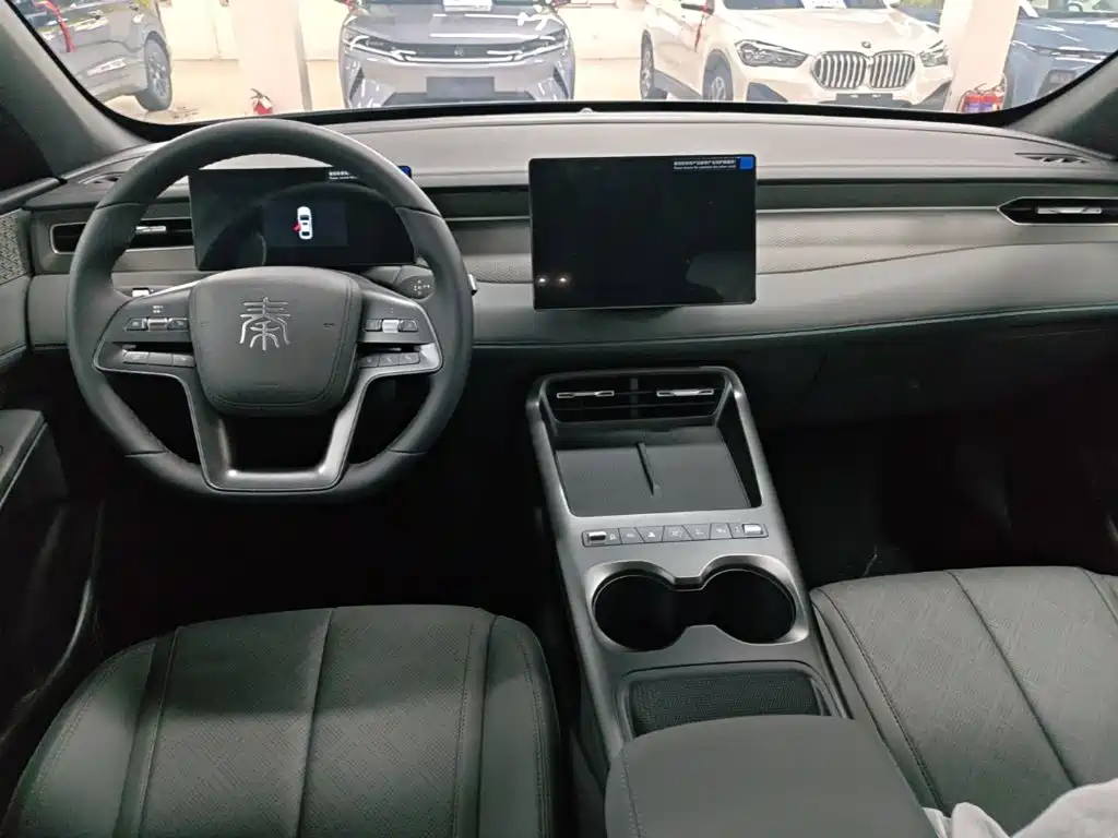 Заказать BYD Qin PLUS 2026 года за 1 795 067 ₽  из Китая