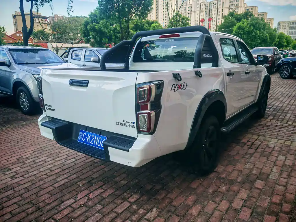 Isuzu D-MAX — миниатюра 4