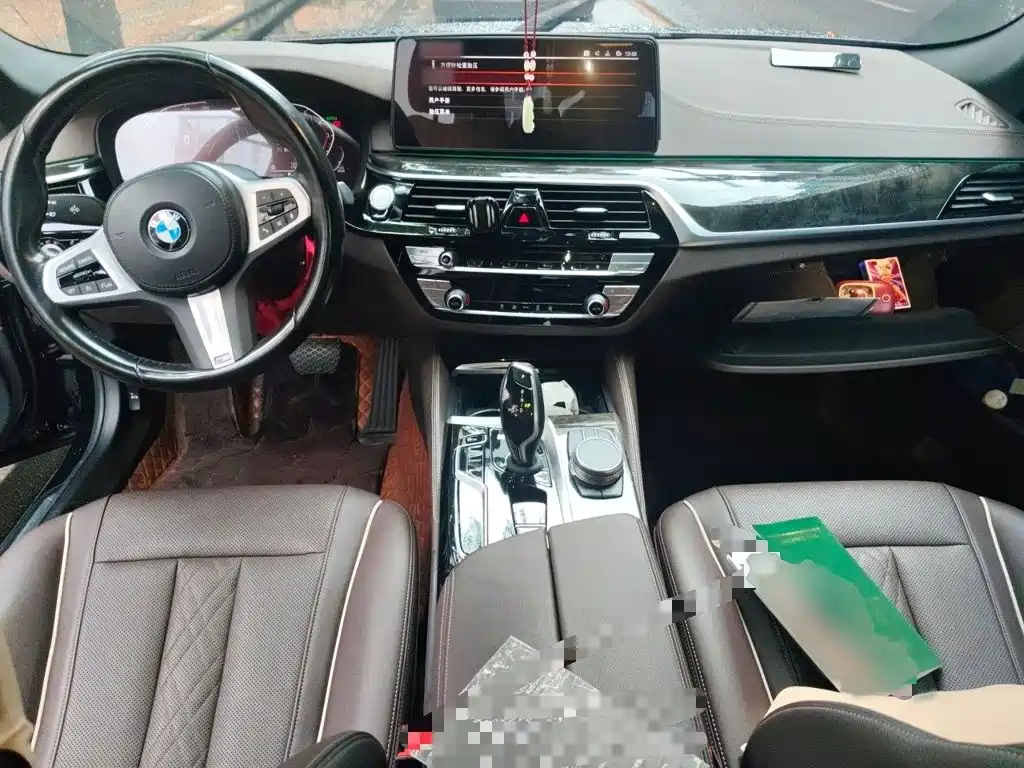 BMW 5 Series — миниатюра 13