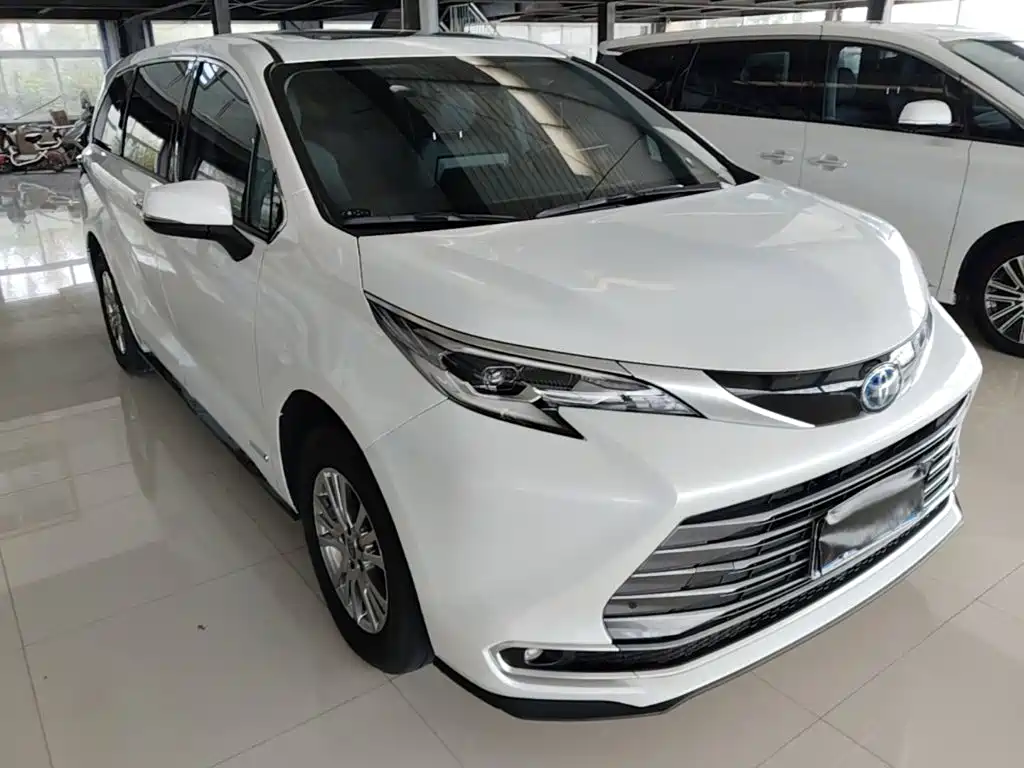 Toyota Sienna — миниатюра 4