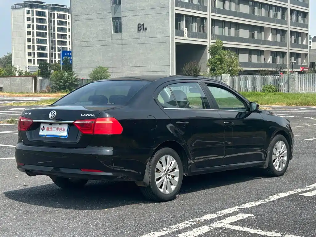 Volkswagen Lavida — миниатюра 6