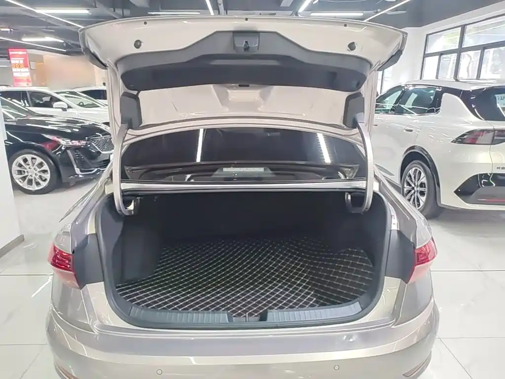 Volkswagen Sagitar — миниатюра 19