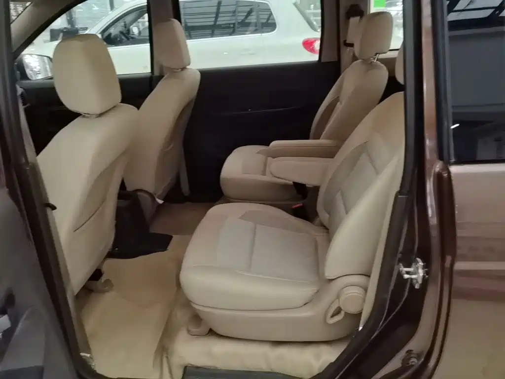 Wuling Hongguang — миниатюра 17