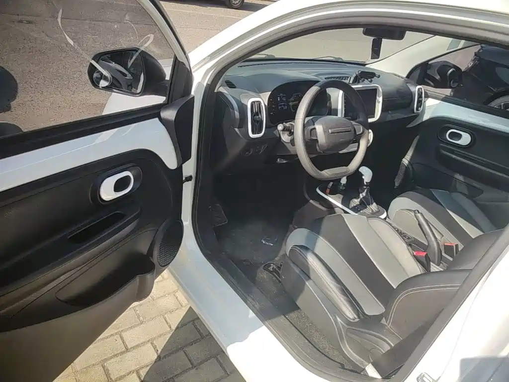 Roewe Clever — миниатюра 16
