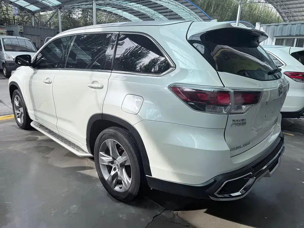 Toyota Highlander — миниатюра 17