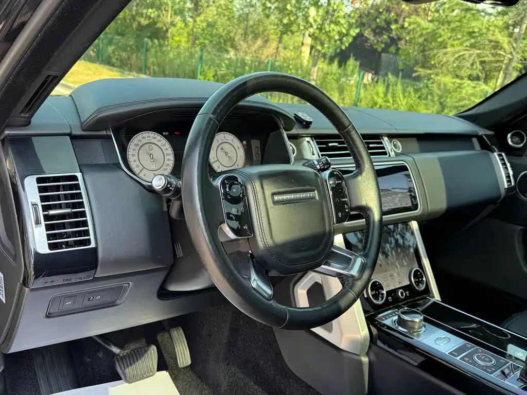 Land Rover Range Rover — миниатюра 9