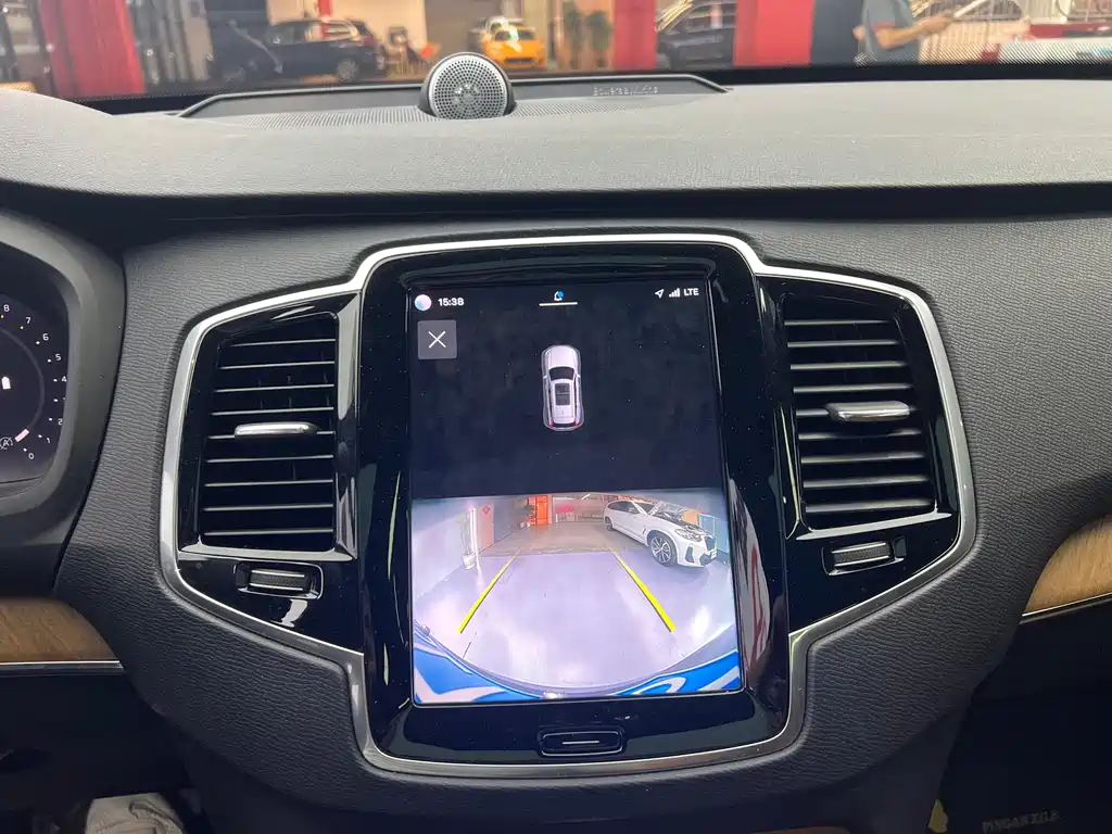 Volvo XC90 — миниатюра 8