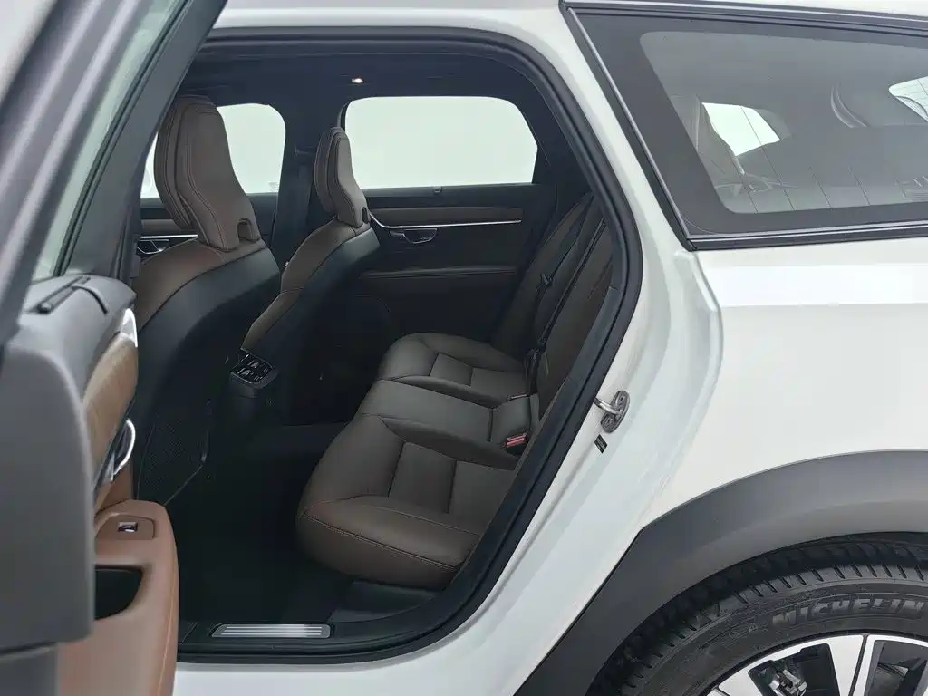 Volvo V90 — миниатюра 15