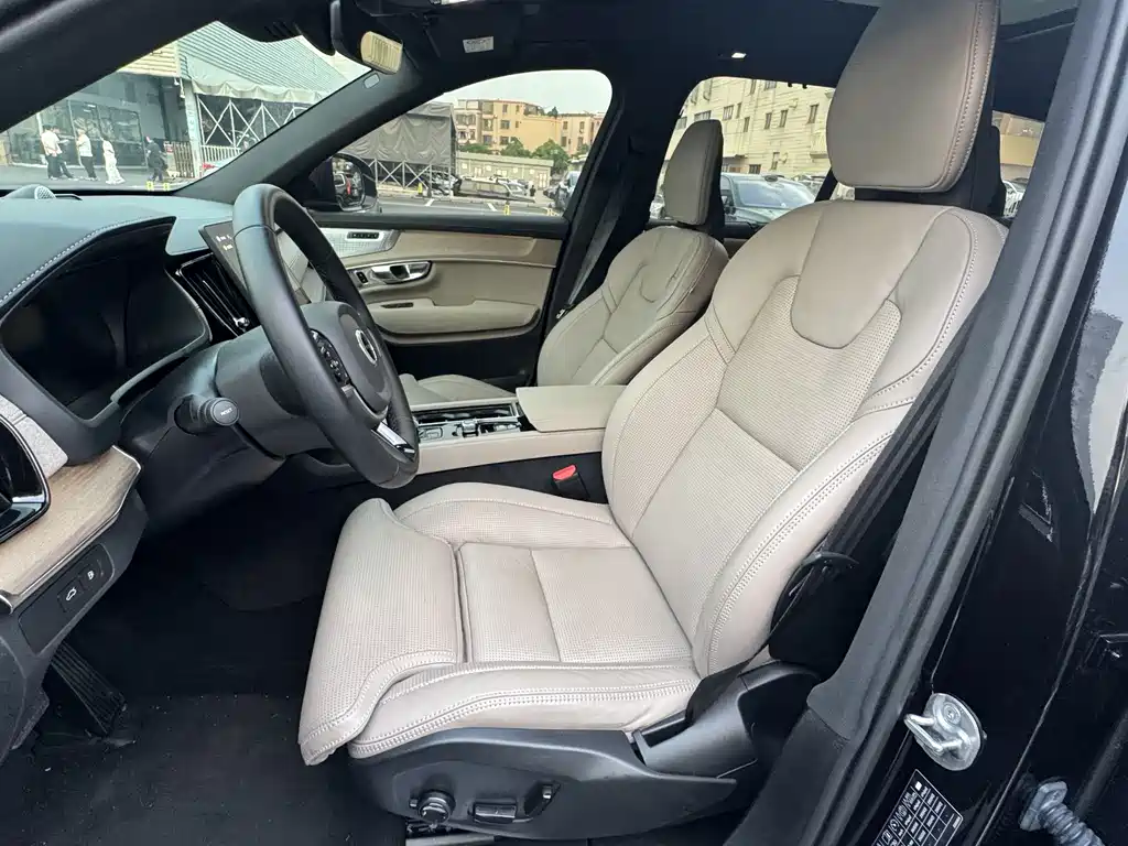 Volvo XC90 PHEV — миниатюра 9