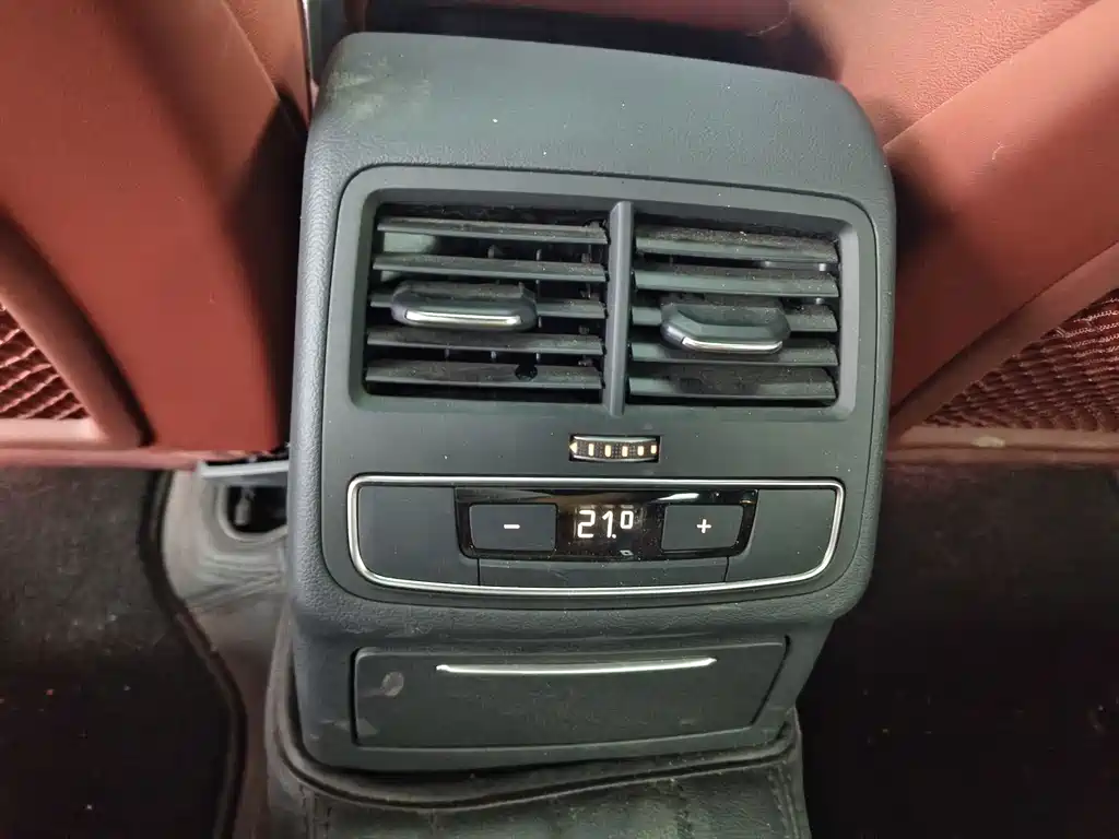 Audi A4L — миниатюра 11