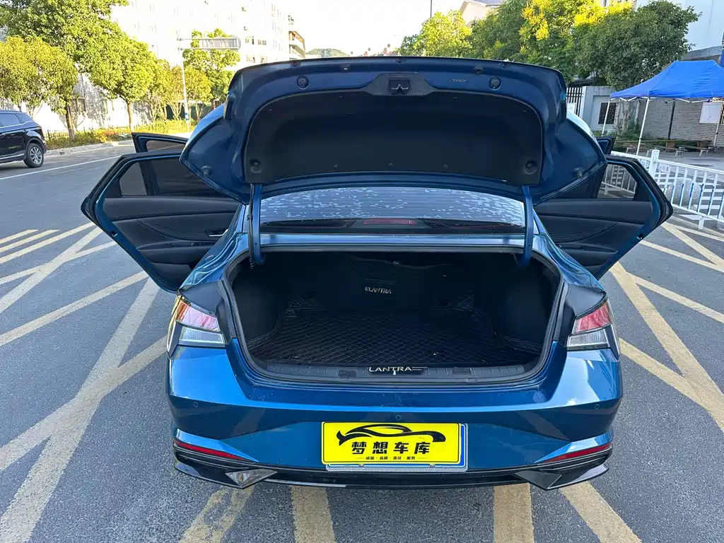 Hyundai Elantra — миниатюра 11