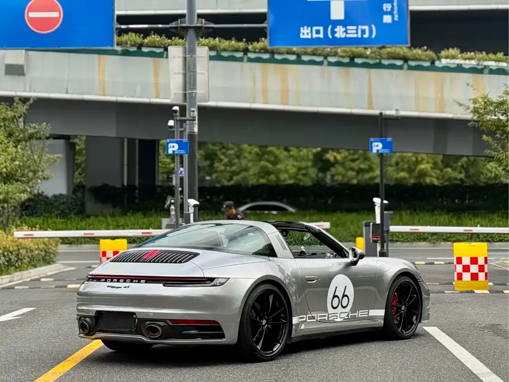 Porsche 911 — миниатюра 7