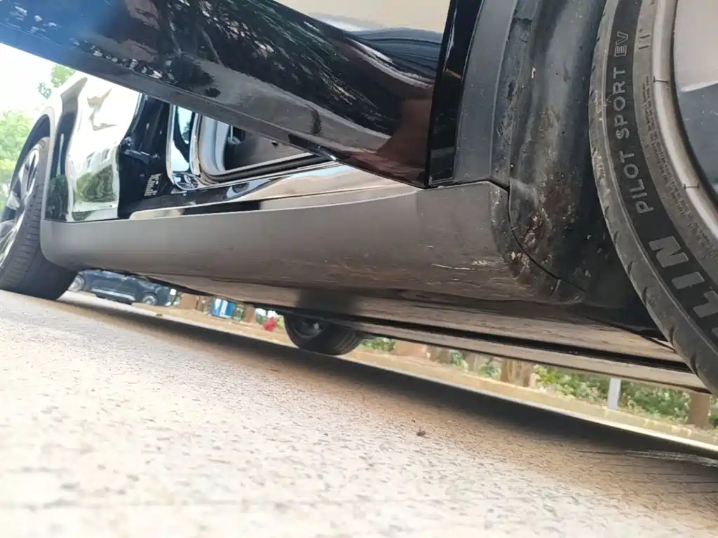 Tesla Model Y — миниатюра 21