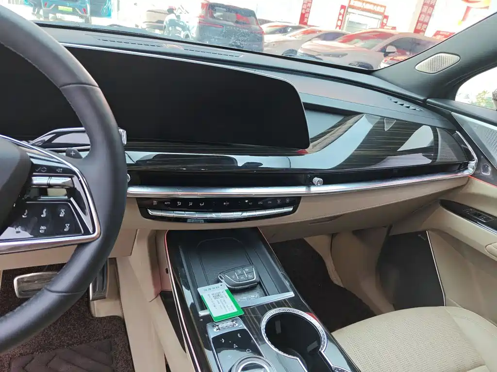 Cadillac XT5 — миниатюра 6