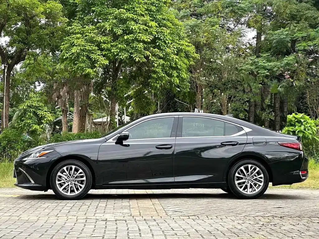 Lexus ES — миниатюра 3