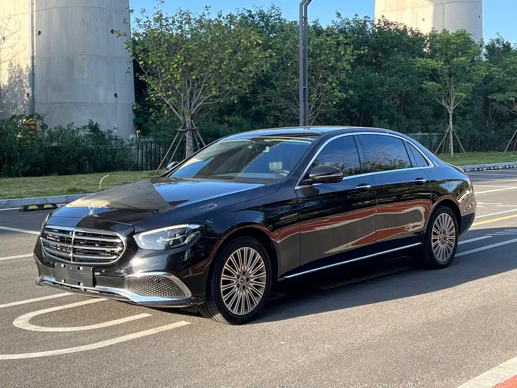 Mercedes-Benz E-Class 2022