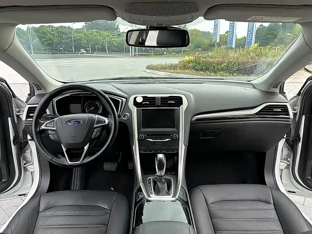 Ford Mondeo — миниатюра 9
