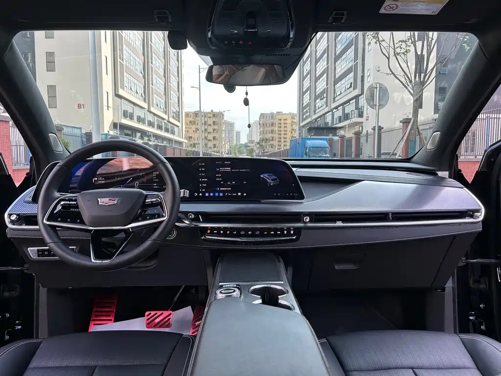 Cadillac XT5 — миниатюра 13