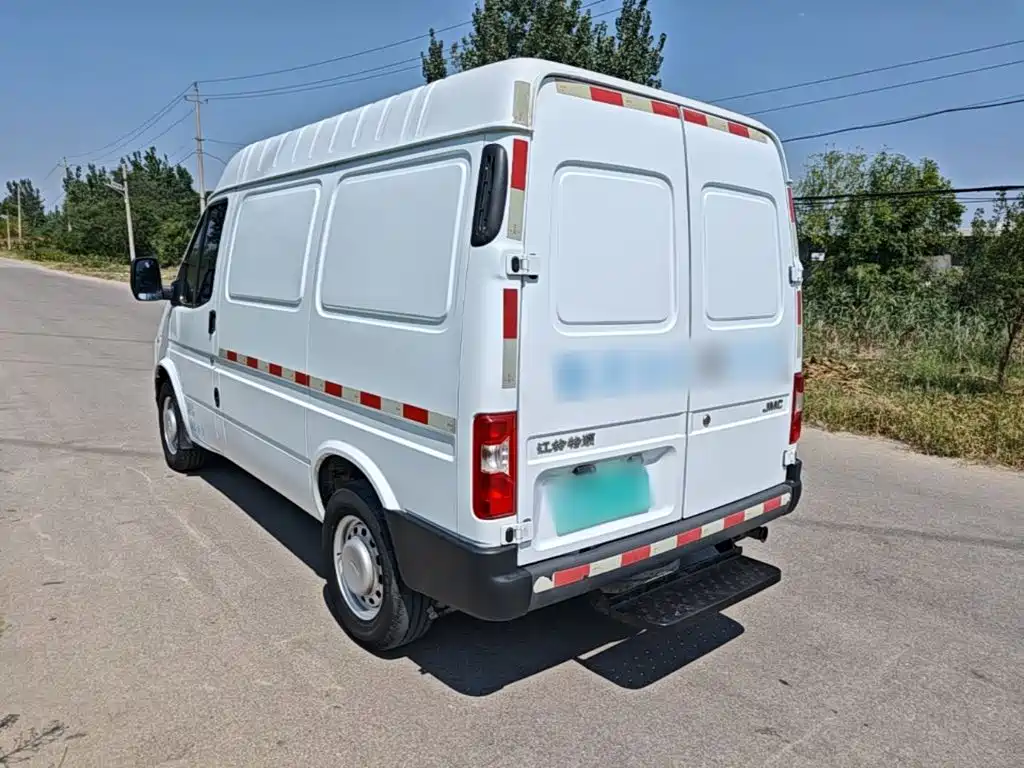 JMC Tesla — миниатюра 5