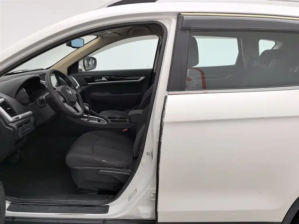 Dongfeng AX7 2015 2.0L AT