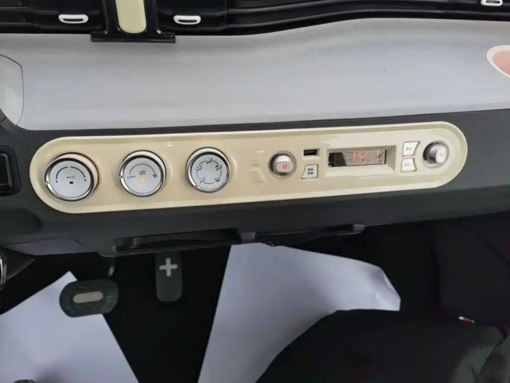 Wuling MINIEV — миниатюра 13