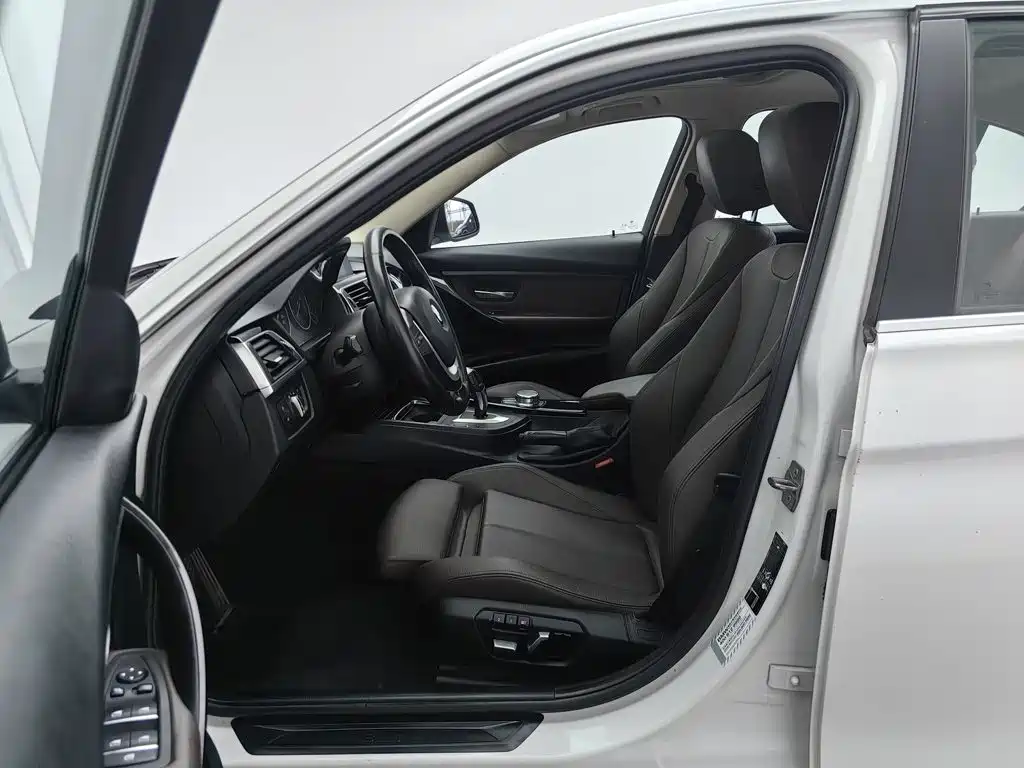 BMW 3 Series — миниатюра 10