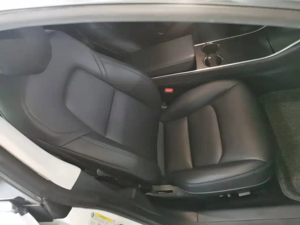 Tesla Model 3 — миниатюра 25