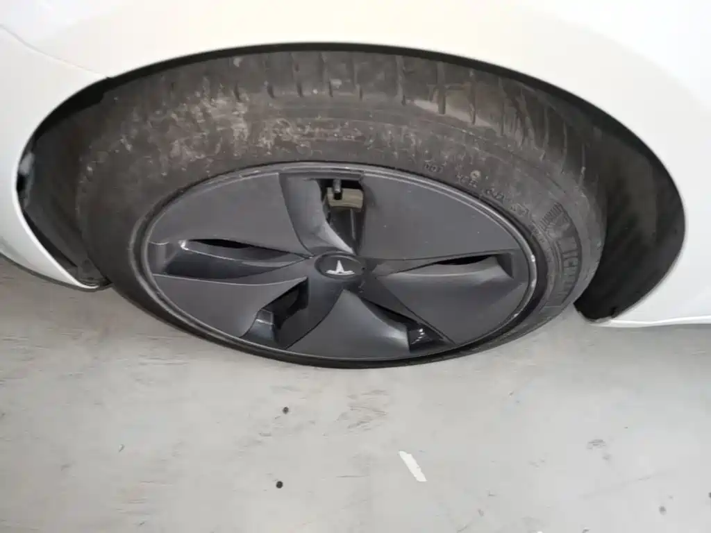 Tesla Model 3 — миниатюра 23