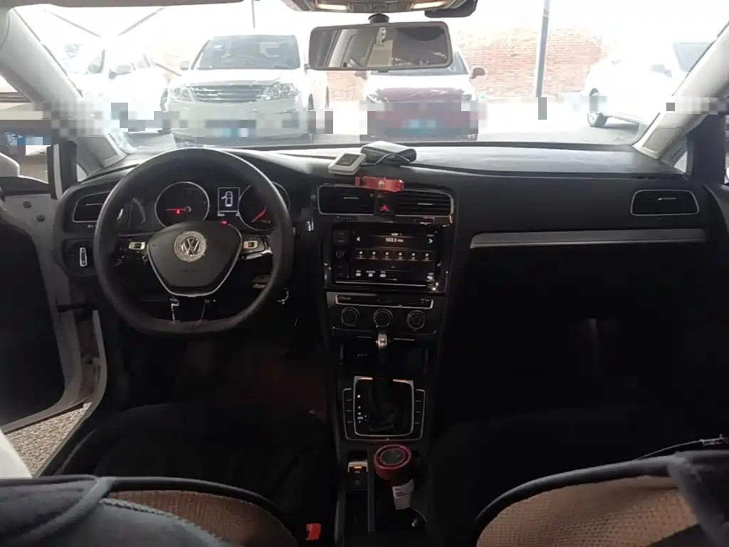 Volkswagen Golf — миниатюра 14