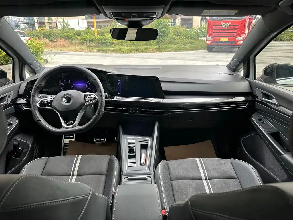 Volkswagen Golf — миниатюра 11