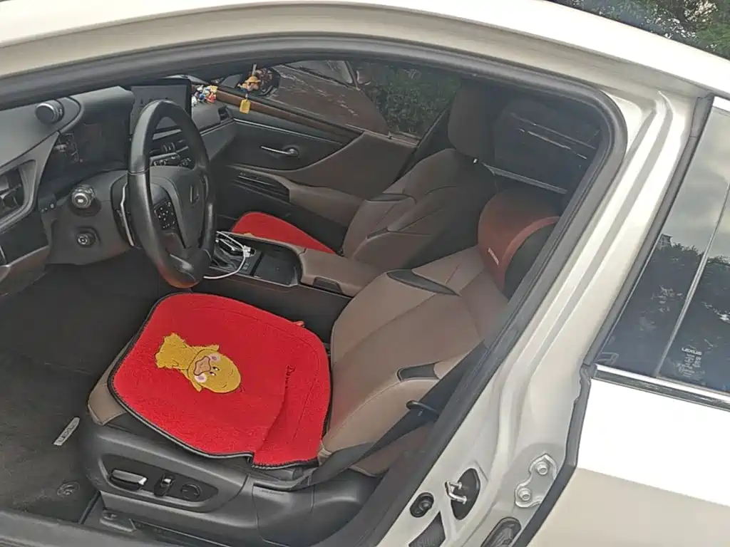 Lexus ES — миниатюра 15