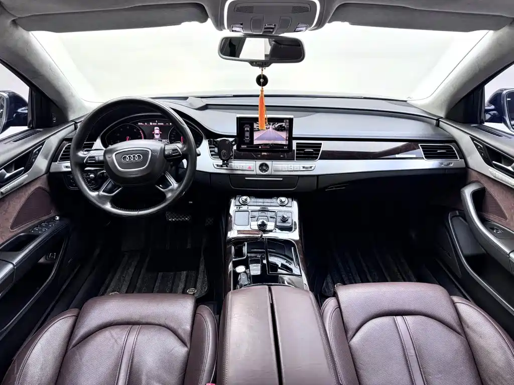 Audi A8 — миниатюра 10