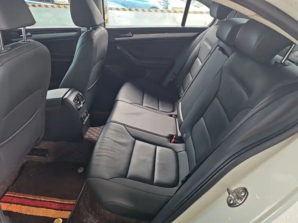 Volkswagen Sagitar — миниатюра 17