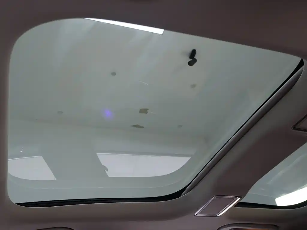 Mercedes-Benz E-Class — миниатюра 19