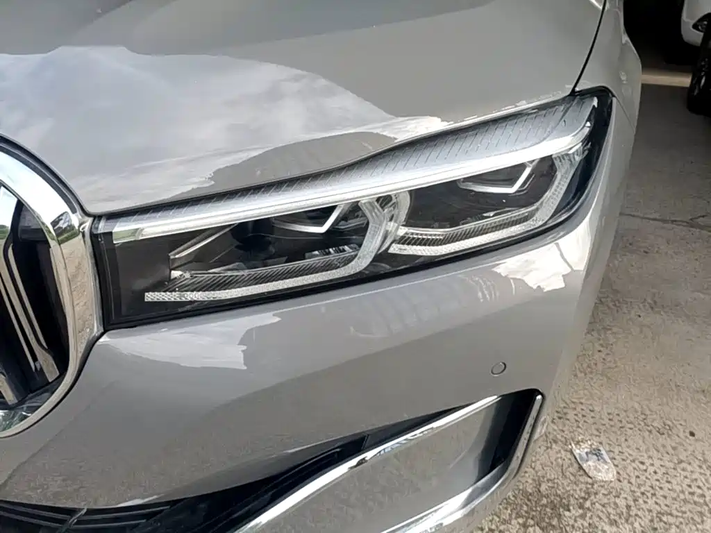 BMW 7 Series — миниатюра 24