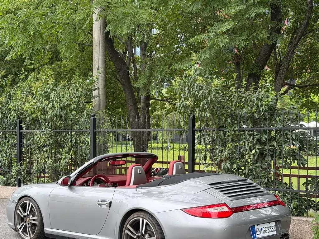 Porsche 911 2010 Carrera 4 Cabriolet 3.6L