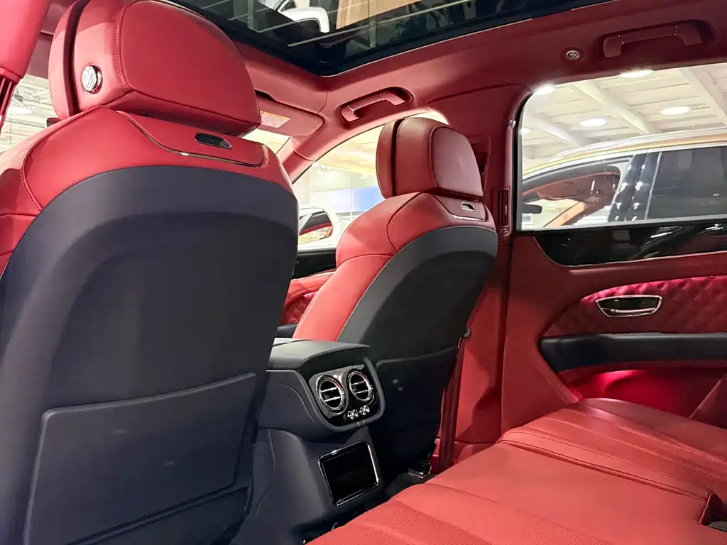 Bentley Bentayga — миниатюра 10