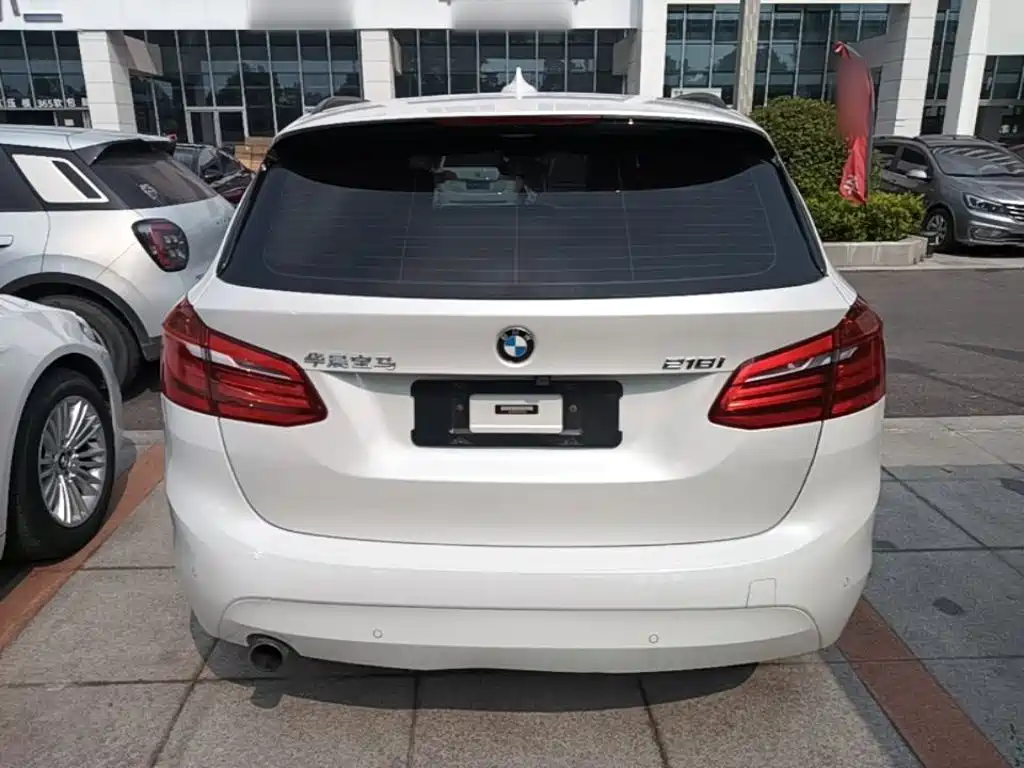 BMW 2 Series Active Tourer — миниатюра 6
