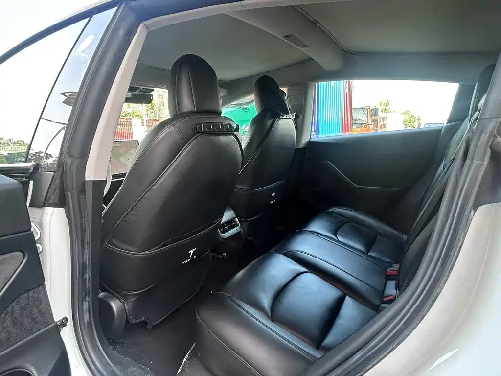 Tesla Model 3 — миниатюра 5