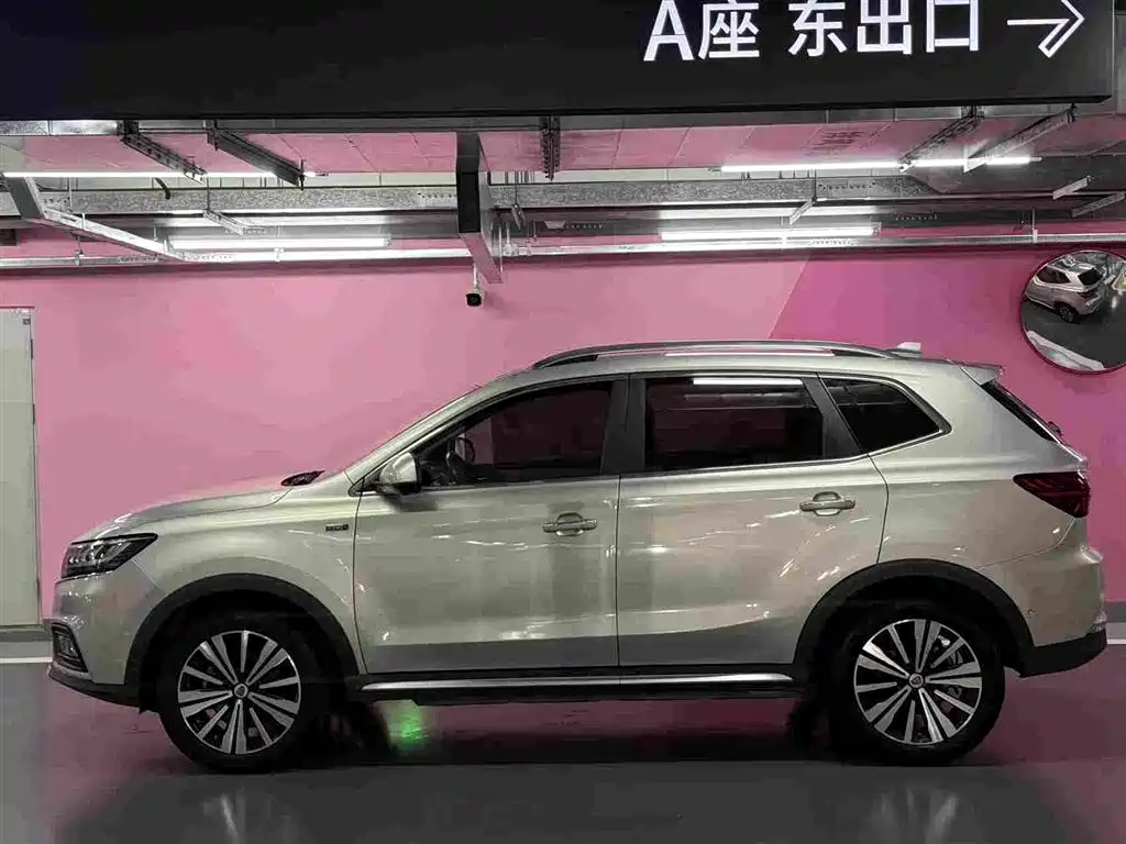 Roewe RX5 New Energy — миниатюра 3