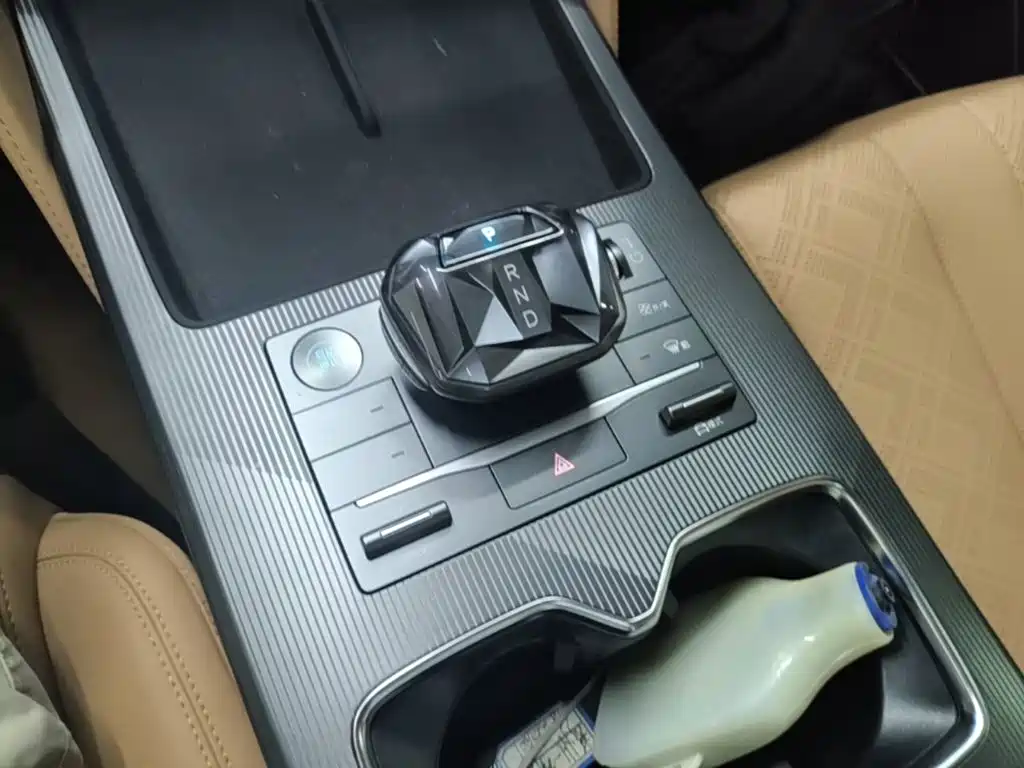 BYD L DM-i — миниатюра 14