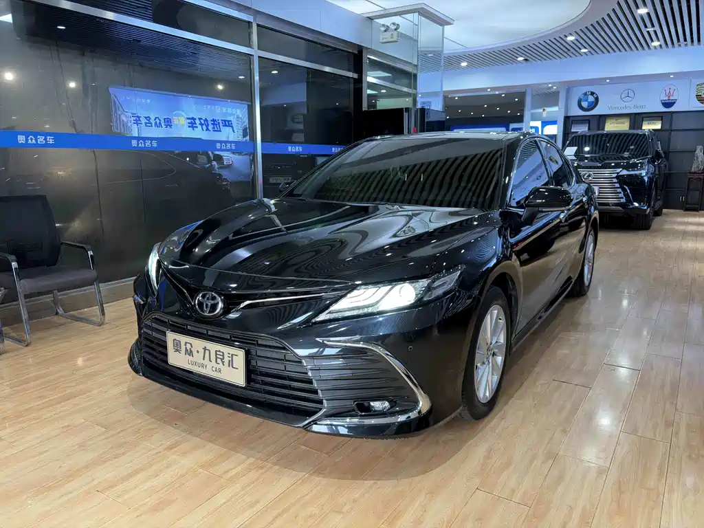 Toyota Camry — миниатюра 2