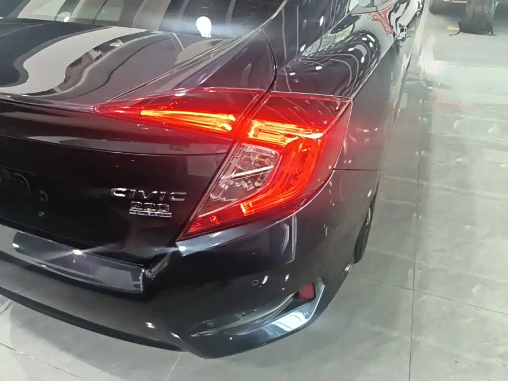 Honda Civic 2016 220TURBO CVT Luxury
