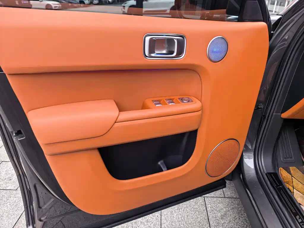 Li Auto Li L8 — миниатюра 4