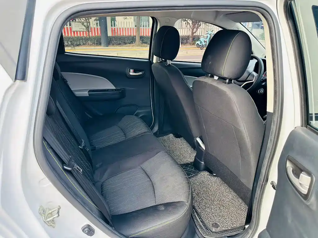 Changan Benben E-Star — миниатюра 9