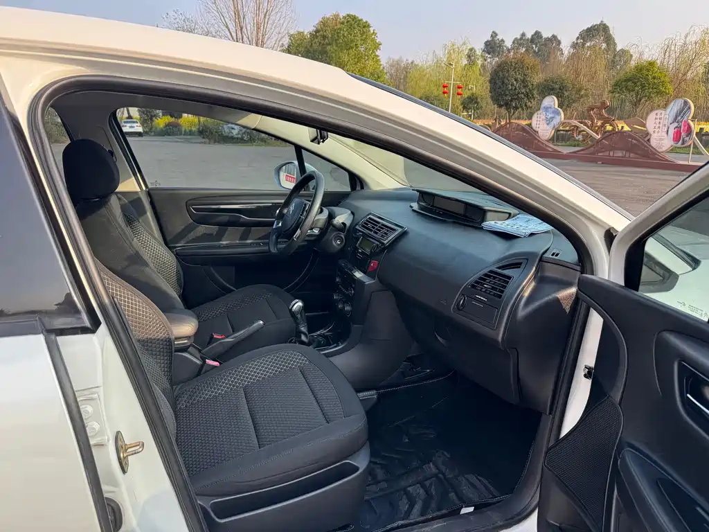 Citroen C-Quatre Sedan 1.6L Manual Class Fashion Type, фото 9