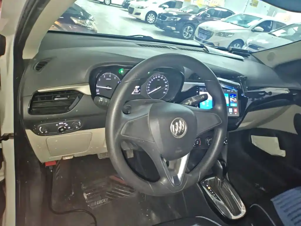 Buick Excelle — миниатюра 10